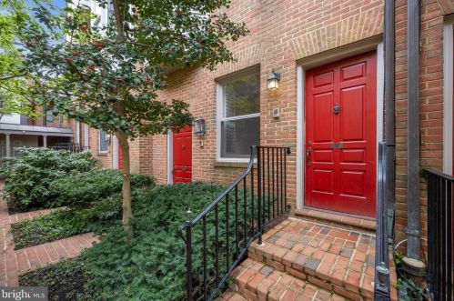 2111 O St, Washington, DC 20037-1008