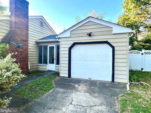 6107 Chestnut Ave, Camden NJ 08109-2505 exterior