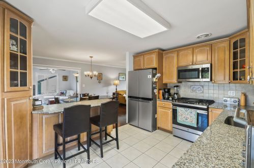 13 Lloyd Ave, West Long Branch NJ 07764-1130 exterior