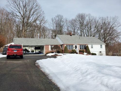 4 Kulas Ter, Seymour CT 06483-2715 exterior