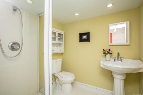 21 Pne Rd, Briarcliff NY 10510-2203 exterior