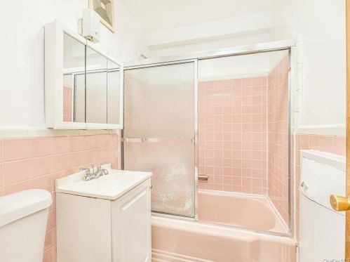 2336 Holland Ave, Bronx NY 10467-8709 exterior