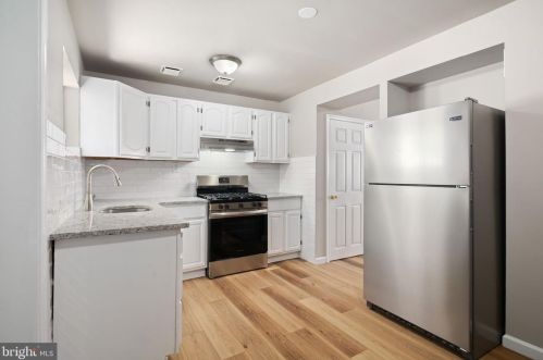 2430 Federal St, Philadelphia PA 19146-3914 exterior