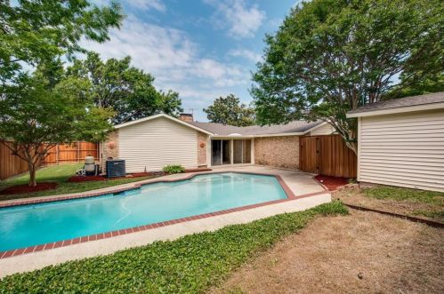 12304 Cedar Bend Dr, Dallas TX  75244-7009 exterior