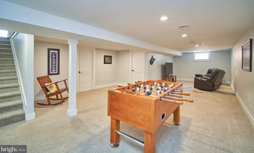 4058 Taney Ave, Alexandria VA 22304-2438 exterior