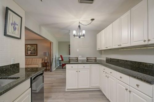 805 97 Ave, Naples FL 34108-2284 exterior