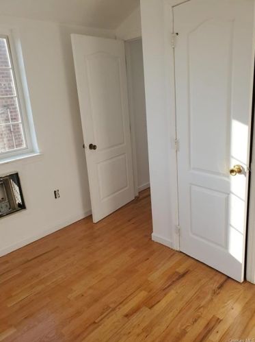 1119 214th St, Bronx NY  10469-2411 exterior