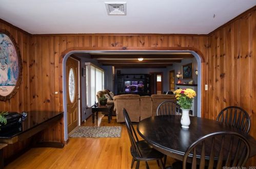 388 Elm St, Wallingford CT 06492-3231 exterior