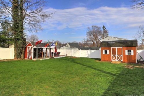 10 Cornflower Dr, Milford CT 06460-6974 exterior