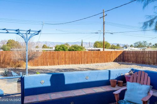 7925 Beverly St, Tucson AZ 85710-5803 exterior