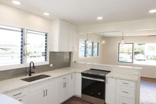 2537 Ahekolo St, Honolulu HI  96813-1109 exterior