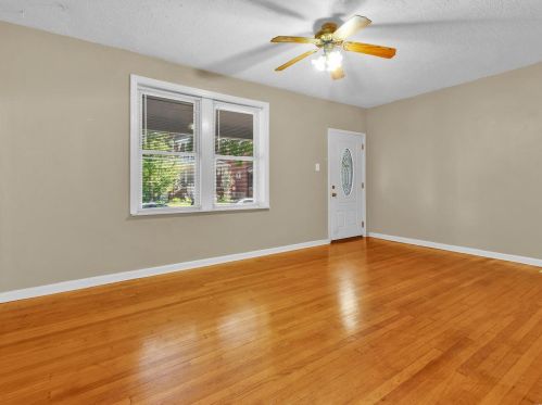 5821 Goener Ave, Saint Louis MO 63116-2234 exterior