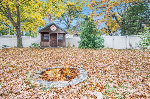 2464 Cutler Ave, Meskegon MI  49441-1274 exterior