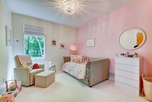 102 Stonehedge Ln, Sparta NJ  07871-2859 exterior