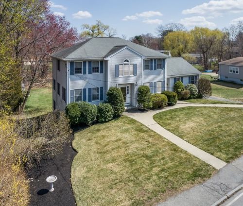 19 Forest Park Rd, Woburn, MA 01801-2526