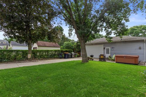 1933 95, Milwaukee WI 53227-1415 exterior