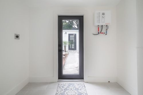 7202 15th St, Tampa FL  33610-1210 exterior