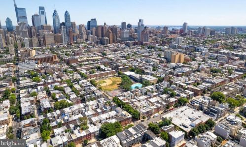 807 18 St, Philadelphia PA 19130-1502 exterior