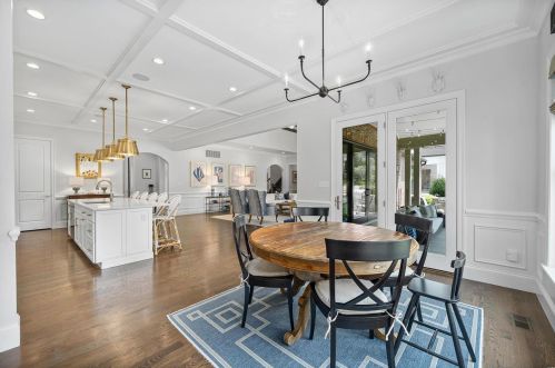 11428 Clayton Rd, Saint Louis MO 63131-2502 exterior