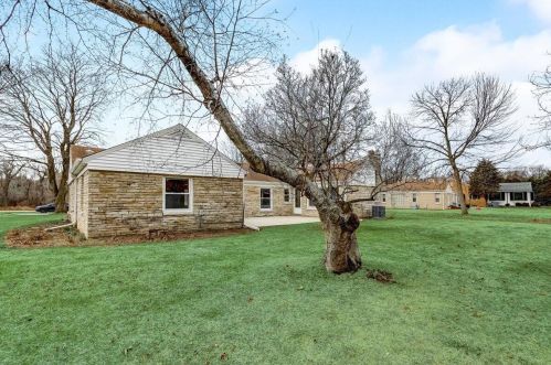 3160 Menomonee Riv Pkwy, Milwaukee WI 53222-3371 exterior