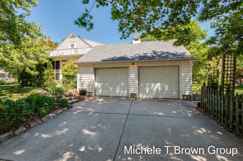 2530 Hall St, Grand Rapids MI 49506-3503 exterior