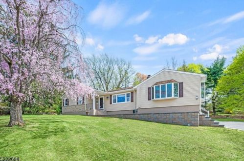 22 Treaty Rd, Dover, NJ 07869-1027