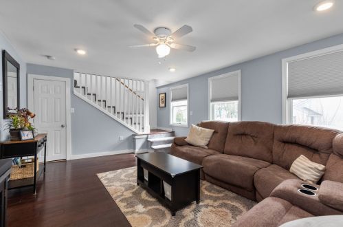 43 Frst St, Dover NH 03820-3223 exterior