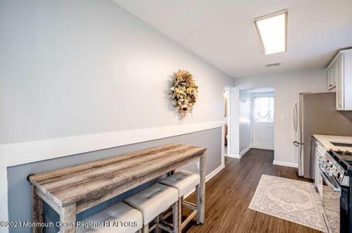 469 Center Ave, Middletown NJ  07748-5370 exterior