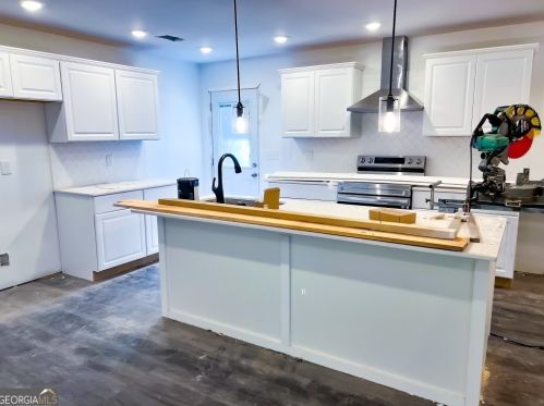 175 Holly Rd, Atlanta GA 30314-2001 exterior