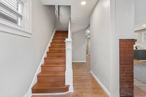 7344 Whipple St, Pittsburgh PA 15218-2054 exterior