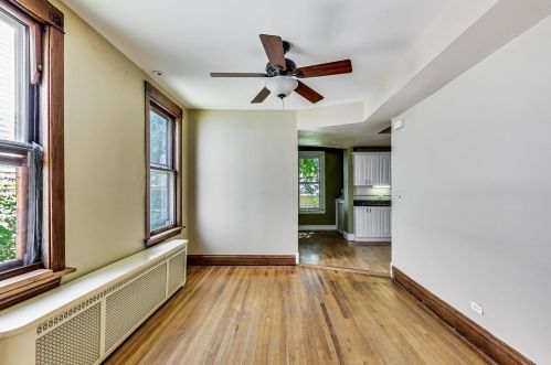 2145 Grace St, Chicago IL 60618-4901 exterior