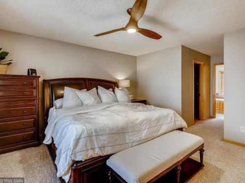 8932 Highview Ln, Saint Paul MN 55125-4921 exterior