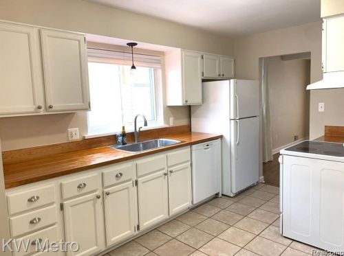 1635 Cole St, Bham MI  48009-7056 exterior