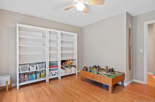 86 Pleasant Vw Dr, Killingly CT 06241-1213 exterior