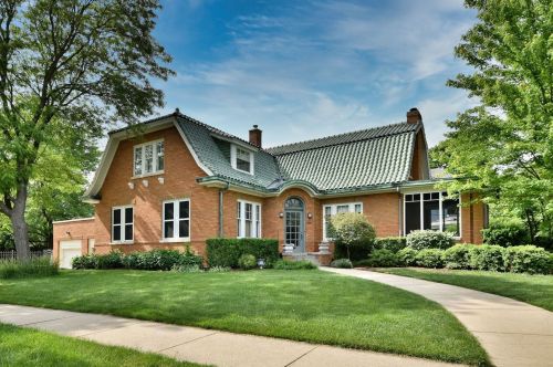 224 Kenilworth Ave, Elmhurst, IL 60126-3406