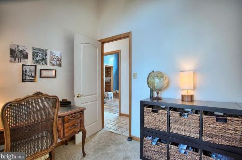 409 Dart Dr, Hanover PA 17331-1327 exterior