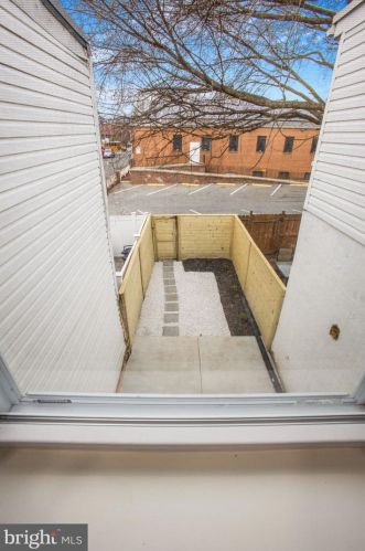 702 19 St, Washington DC 20002-4077 exterior