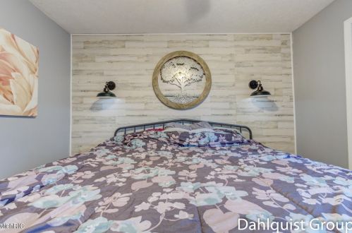 883 Post Rd, Meskegon MI 49441-4045 exterior