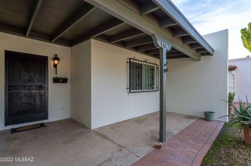 5716 Grant Rd, Tucson AZ 85712-2341 exterior