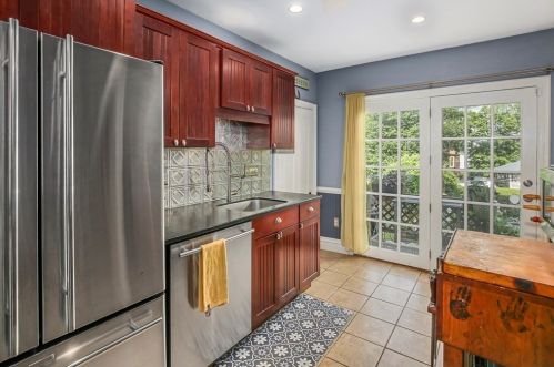 264 Highland St, Worcester MA 01602-2112 exterior