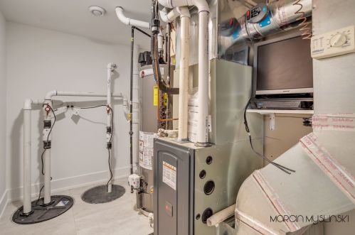 7870 Oakleaf Ave, Chicago IL  60707-1351 exterior