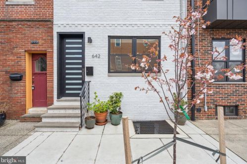 642 Carpenter St, Philadelphia PA  19147-2908 exterior