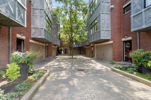 2134 Irving Park Rd, Chicago IL  60618-3957 exterior