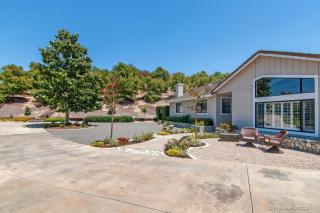 2501 Caps Way, Fallbrook, CA 92028-1109