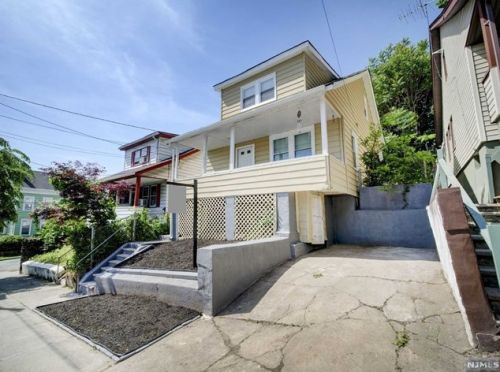 125 Temple St, Paterson NJ 07522-1354 exterior