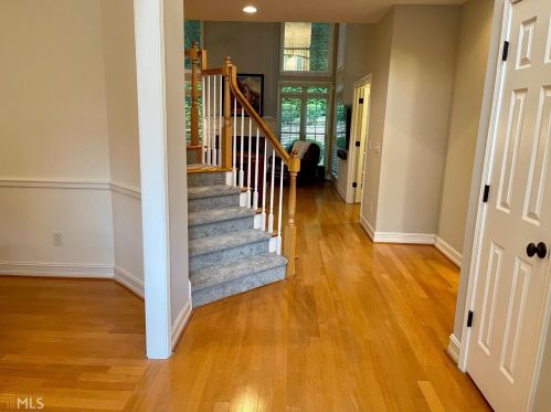 1058 Queensgate Dr, Smyrna, GA 30082-6407