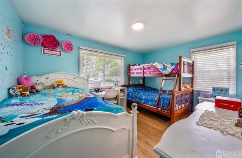 118 Bernard Ave, Edison NJ 08837-3419 exterior