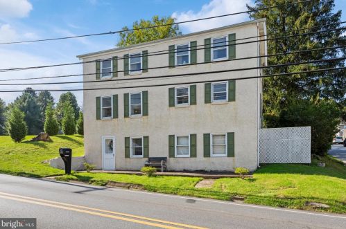 4361 Aston Mills Rd, Chester, PA 19014-1155