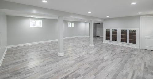 5437 Thomas St, Chicago IL 60651-2813 exterior