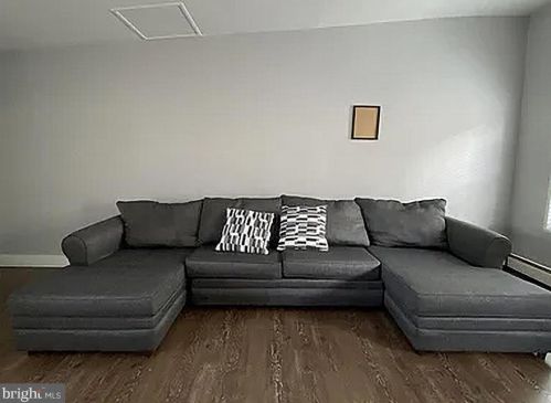 324 18 St, Philadelphia PA 19140-1014 exterior